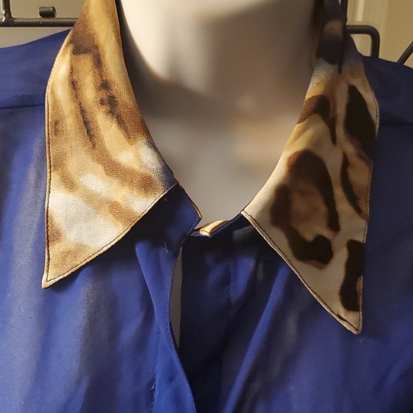 🐆Striking Animal print  tunic - Picture 3 of 6